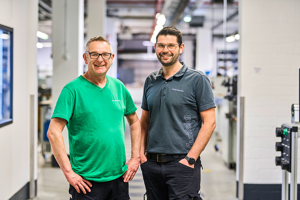 <h3 style="text-align: center;"><font color="#ffffff">Philipp & Dirk</font></h3>