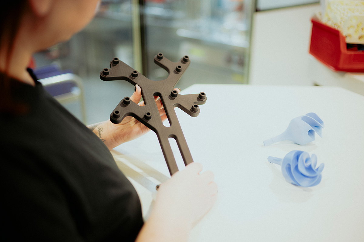 <h3 style="text-align: center;"><font color="#ffffff">Flexible design.</font></h3>